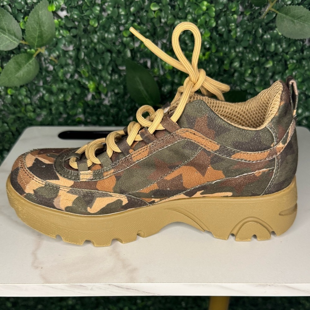 Steve Madden Camouflage Sneakers with Orange Accent - Picture 9 of 11